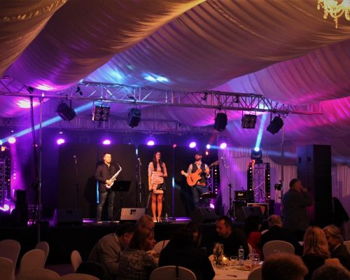 pedro y mari występ