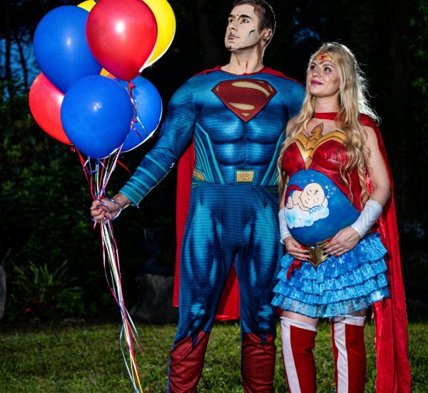 superman i brzuszek bodypainting balony