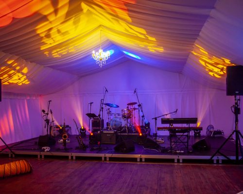 oświetlenie dekoracyjne, nagłośnienie, scena